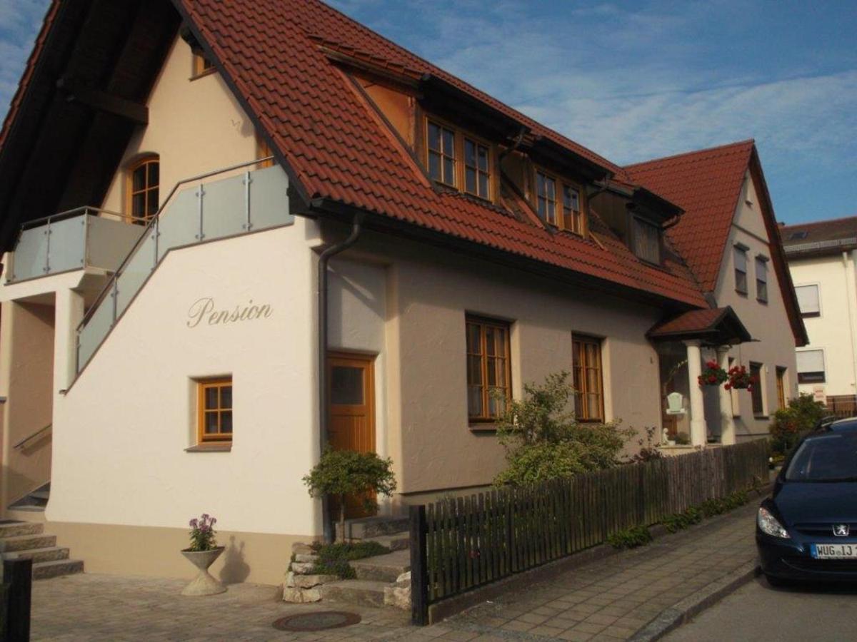 Pension/Fewo E. Tschernach Treuchtlingen Bagian luar foto