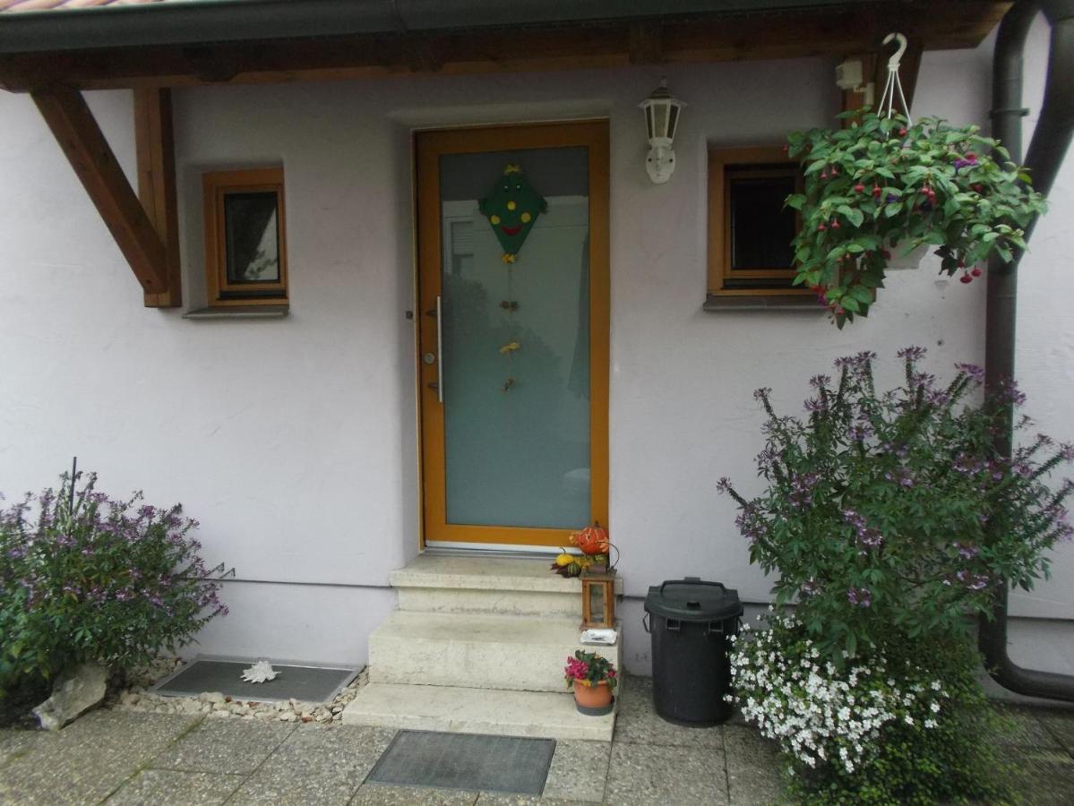 Pension/Fewo E. Tschernach Treuchtlingen Bagian luar foto