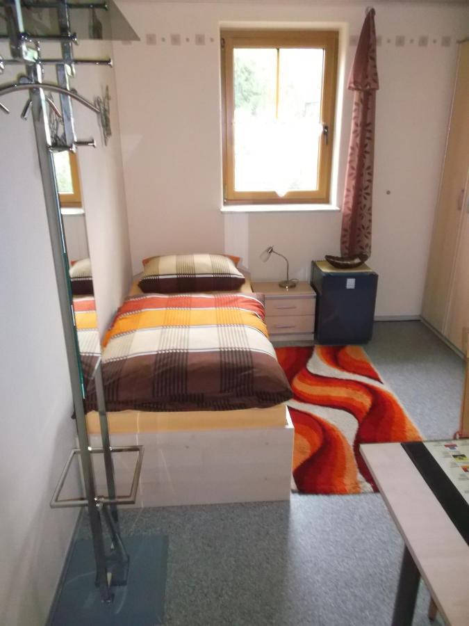 Pension/Fewo E. Tschernach Treuchtlingen Bagian luar foto